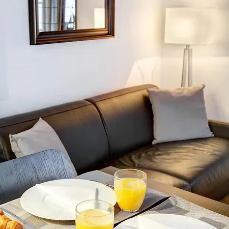 Chic Marais Retreat Steps To Cafes & Notre Dame Apartment