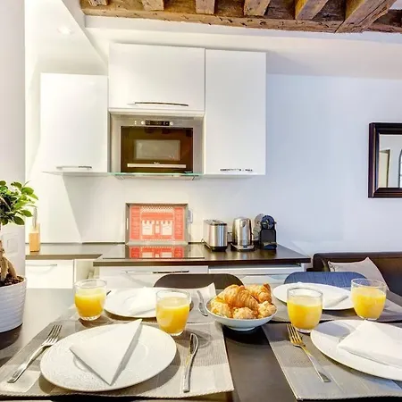 Chic Marais Retreat Steps To Cafes & Notre Dame