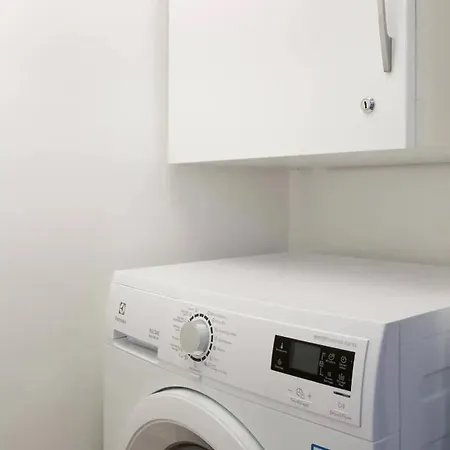 Chic Marais Retreat Steps To Cafes & Notre Dame *