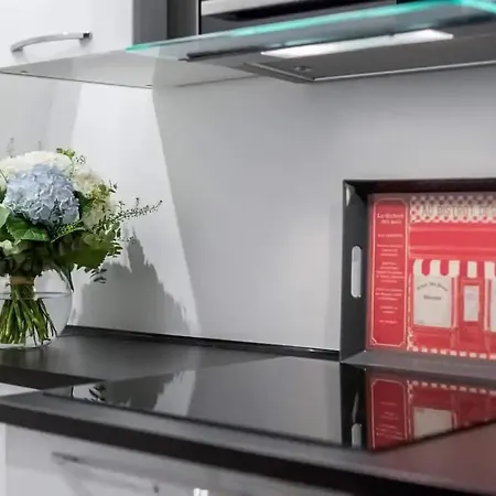 Apartment Chic Marais Retreat Steps To Cafes & Notre Dame Paris