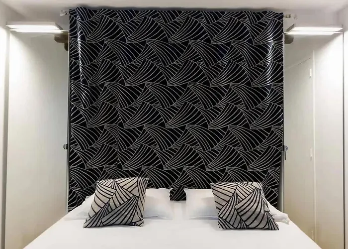 Apartment Chic Marais Retreat Steps To Cafes & Notre Dame Paris