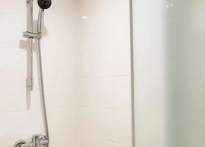 Chic Marais Retreat Steps To Cafes & Notre Dame Paris