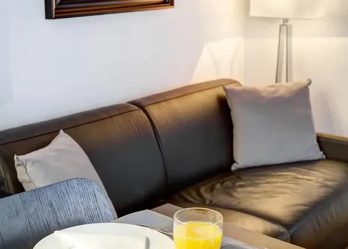 Chic Marais Retreat Steps To Cafes & Notre Dame Apartment