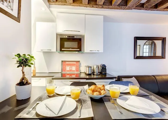 Chic Marais Retreat Steps To Cafes & Notre Dame