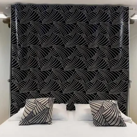 Appartamento Chic Marais Retreat Steps To Cafes & Notre Dame Parigi