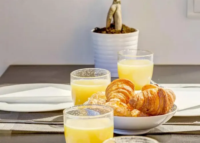 Appartement Chic Marais Retreat Steps To Cafes & Notre Dame Paris